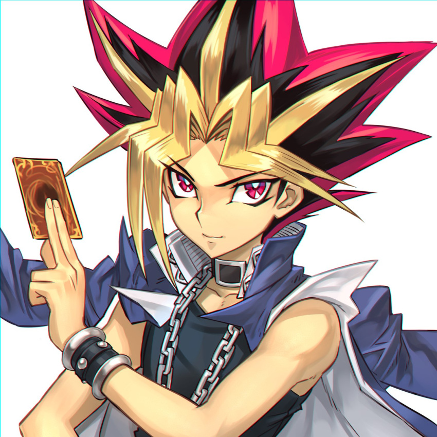 1boy black_hair black_shirt blonde_hair bright_pupils card chain choker closed_mouth commentary_request highres holding holding_card jacket jacket_on_shoulders looking_at_viewer male_focus ninnin_(shishitou) shirt simple_background sleeveless sleeveless_shirt smile solo spiked_hair upper_body white_background white_pupils wristband yami_yuugi yu-gi-oh!