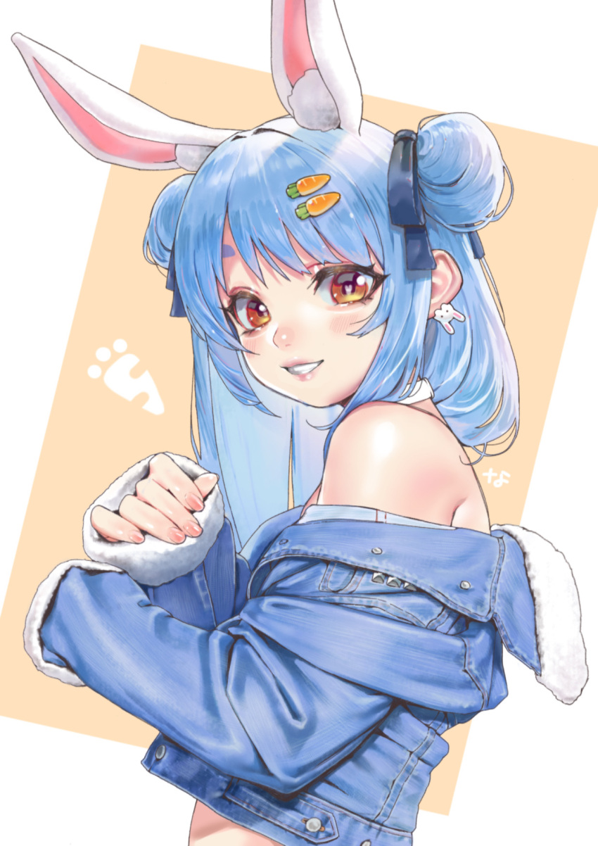 1girl animal_ear_fluff animal_ears bangs bare_shoulders blue_hair blue_jacket blue_ribbon blush bunny_earrings carrot_hair_ornament double_bun earrings extra_ears food-themed_hair_ornament from_side grin hair_bun hair_ornament hair_ribbon highres hololive jacket jewelry long_hair long_sleeves looking_at_viewer looking_to_the_side nanja off_shoulder rabbit_ears red_eyes ribbon sleeves_past_wrists smile solo thick_eyebrows upper_body usada_pekora virtual_youtuber