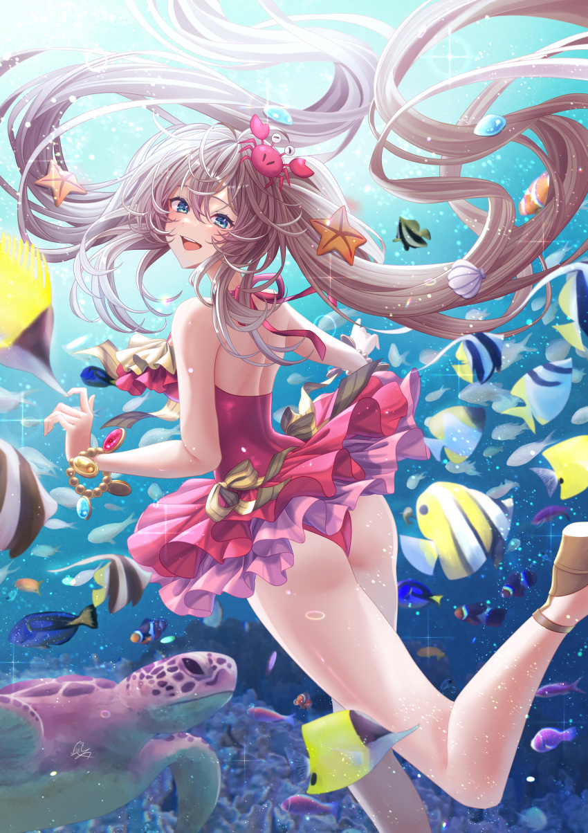 1girl absurdres ass bead_bracelet beads blue_eyes bracelet crab_on_head fate/grand_order fate_(series) fish frilled_one-piece_swimsuit grey_hair highres jewelry marie_antoinette_(fate) marie_antoinette_(swimsuit_caster)_(fate) marie_antoinette_(swimsuit_caster)_(first_ascension)_(fate) moorish_idol one-piece_swimsuit open_mouth pink_one-piece_swimsuit regal_blue_tang smile starfish swimsuit totomiya turtle twintails underwater