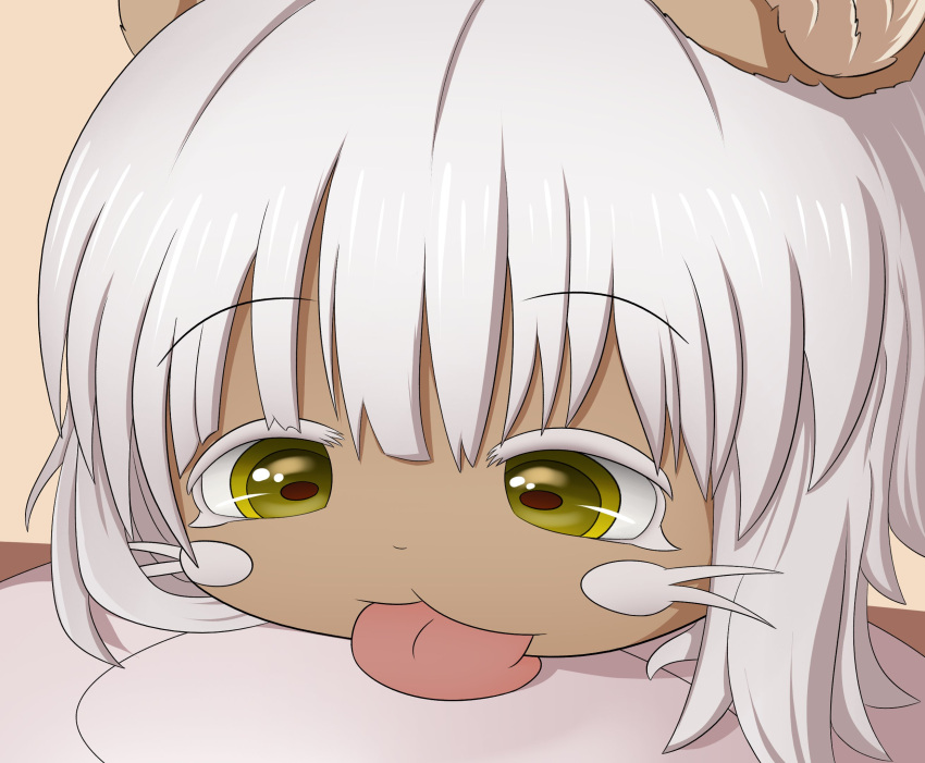 1other androgynous bangs brown_fur close-up furry highres horizontal_pupils licking made_in_abyss nanachi_(made_in_abyss) other_focus plate smugbuns solo tongue tongue_out whiskers white_hair yellow_eyes