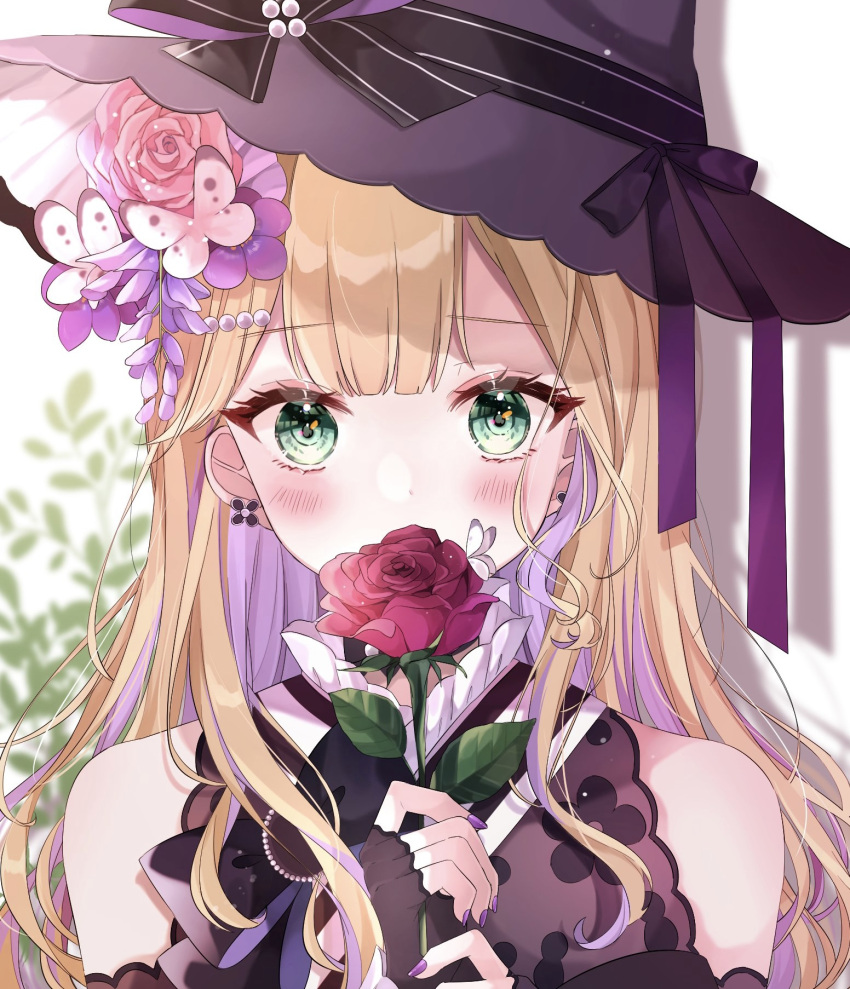 1girl bangs bare_shoulders black_dress black_headwear black_ribbon blonde_hair blurry blurry_background blush bug butterfly colored_inner_hair commentary covering_mouth dress earrings fern flower green_eyes hair_ornament hat hat_flower hat_ribbon highres holding holding_flower jewelry kurumi_noah looking_at_viewer multicolored_hair nail_polish outdoors pink_flower pink_rose purple_hair purple_nails red_flower red_rose ribbon rose shain solo symbol-only_commentary upper_body virtual_youtuber vspo! witch_hat