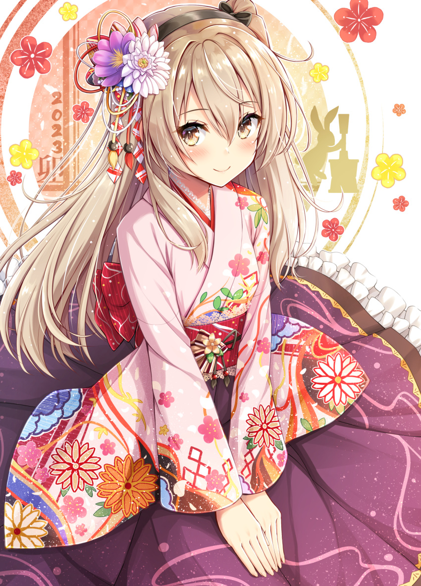 1girl 2023 akashio_(loli_ace) bangs black_hairband brown_eyes commentary_request flower girls_und_panzer hair_between_eyes hair_flower hair_ornament hairband highres japanese_clothes kimono light_blush light_brown_hair long_hair long_sleeves looking_at_viewer obi one_side_up sash shimada_arisu smile solo v_arms