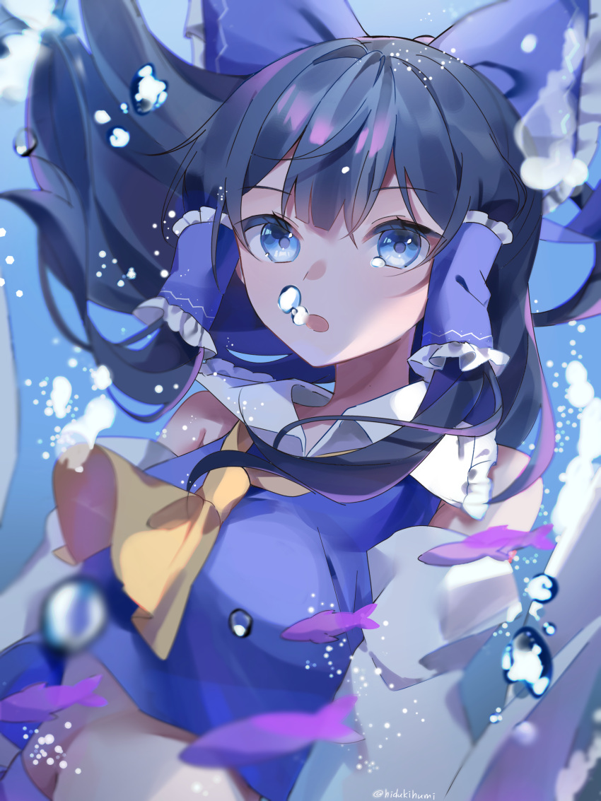 1girl absurdres air_bubble alternate_color ascot black_hair blue_bow blue_eyes bow bubble commentary detached_sleeves fish frilled_bow frilled_hair_tubes frills hair_bow hair_tubes hakurei_reimu hidukihumi highres long_hair looking_at_viewer open_mouth solo touhou underwater yellow_ascot