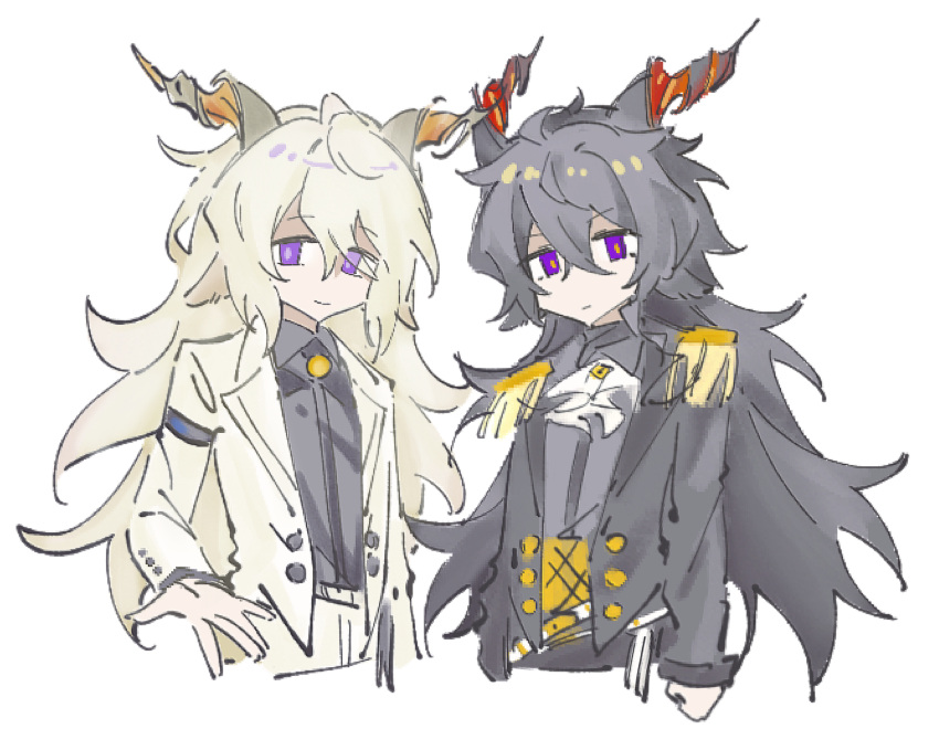 2boys arknights ascot black_hair black_jacket chinese_commentary closed_mouth collared_shirt commentary_request ebenholz_(arknights) epaulettes fringe_trim grey_shirt hair_between_eyes highres horns jacket jiekuijiangshadaonijiamenkou kreide_(arknights) long_hair long_sleeves male_focus multiple_boys no_nose open_clothes open_jacket purple_eyes shirt simple_background smile white_ascot white_background white_hair white_jacket yellow_pupils