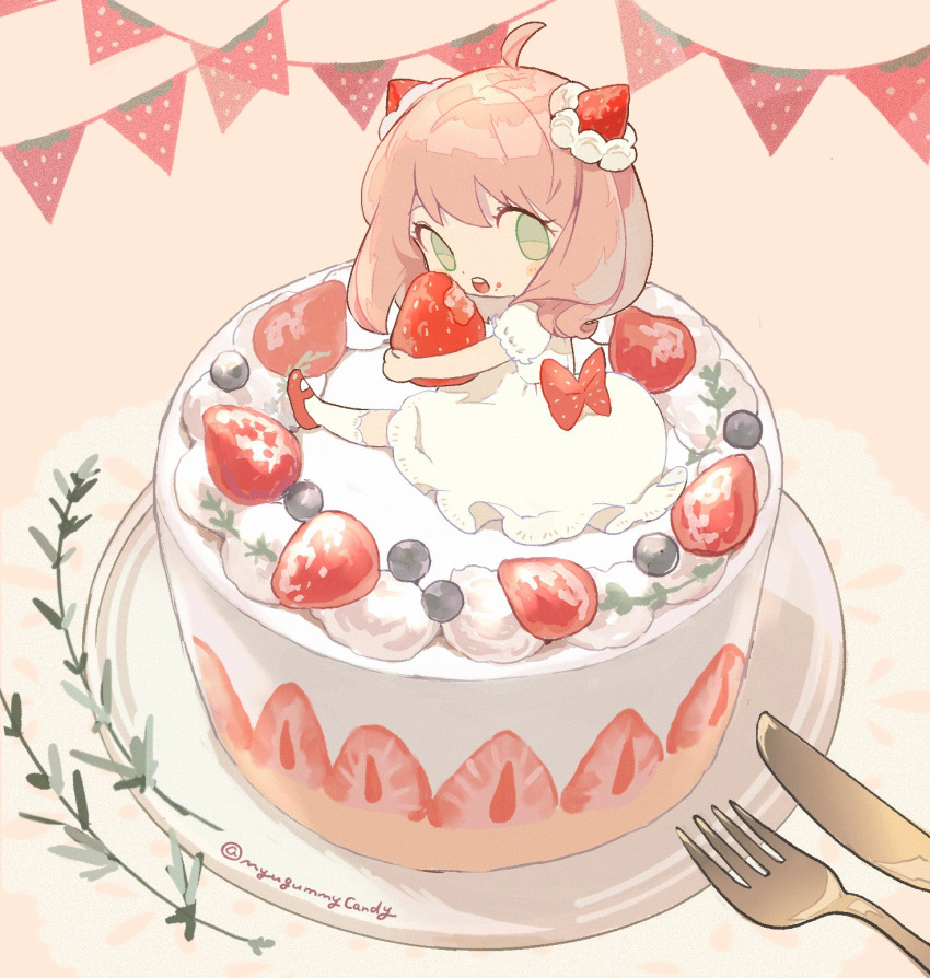 1girl ahoge anya_(spy_x_family) back_bow blueberry bow cake chibi commentary dress eating food food_on_face fork fruit green_eyes hair_ornament highres knife looking_back medium_hair myu_(3u_gumi) no_pupils pink_hair plate red_footwear sitting socks solo spy_x_family stain strawberry strawberry_shortcake twitter_username yellow_dress