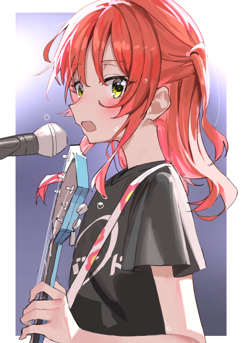 1girl absurdres bass_guitar black_shirt blush bocchi_the_rock! guitar haruyuki_(gffewuoutgblubh) highres holding holding_instrument instrument kita_ikuyo long_hair looking_at_viewer looking_to_the_side microphone one_side_up open_mouth red_hair shirt short_sleeves sidelocks sideways_mouth solo sweat upper_body yellow_eyes