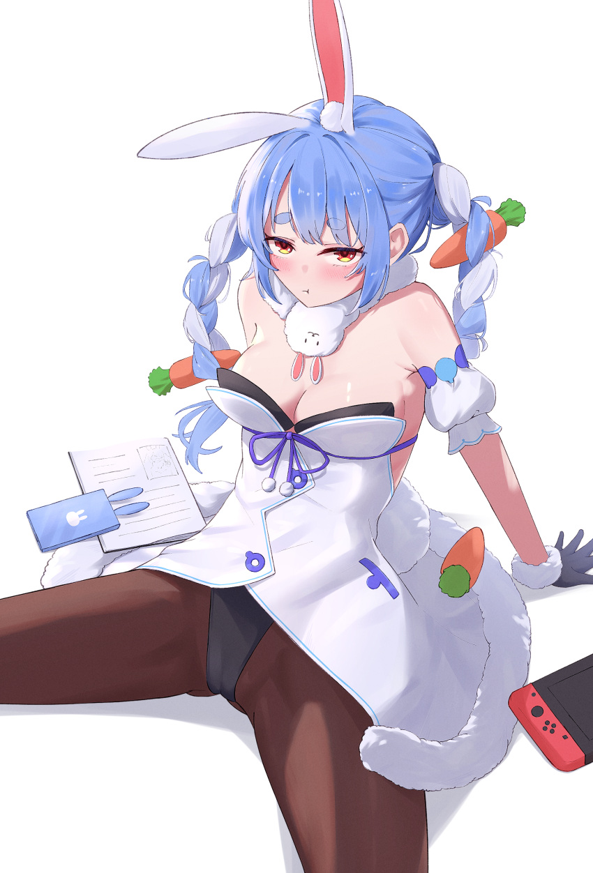 1girl absurdres alternate_breast_size animal_ear_fluff animal_ears arm_support bangs bare_shoulders black_gloves black_leotard black_pantyhose blue_hair blush braid breasts bunny-shaped_pupils carrot_hair_ornament cellphone cleavage coat detached_sleeves don-chan_(usada_pekora) food-themed_hair_ornament fur-trimmed_coat fur-trimmed_gloves fur_scarf fur_trim gloves hair_ornament highres hikimayu hololive large_breasts leotard leotard_under_clothes long_hair multicolored_hair nintendo_switch orange_eyes pantyhose phone playboy_bunny puffy_detached_sleeves puffy_short_sleeves puffy_sleeves rabbit_ears rabbit_girl scarf short_eyebrows short_sleeves smartphone smile spread_legs strapless strapless_coat strapless_leotard symbol-shaped_pupils thick_eyebrows twin_braids twintails two-tone_hair usada_pekora virtual_youtuber white_background white_coat white_hair white_scarf white_sleeves zetacat