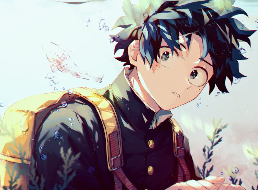 1boy absurdres aged_down air_bubble anaglyph backpack bag bangs blurry blurry_foreground boku_no_hero_academia bubble buttons chromatic_aberration depth_of_field fish freckles gakuran green_eyes green_hair head_down high_collar highres koi looking_at_viewer looking_to_the_side male_focus midoriya_izuku open_collar parted_lips rio_18 school_uniform seaweed short_hair solo turning_head underwater uniform upper_body yellow_bag