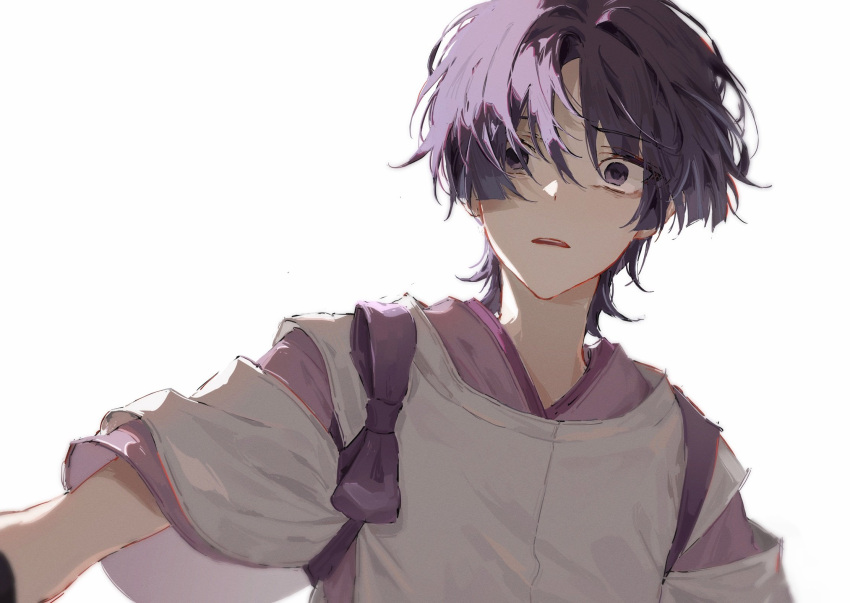 1boy bangs blunt_ends bow detached_sleeves eyes_visible_through_hair genshin_impact hair_between_eyes highres looking_at_viewer male_focus mandarin_collar no_headwear official_alternate_costume open_mouth purple_bow purple_eyes purple_hair purple_shirt scaramouche_(genshin_impact) scaramouche_(kabukimono)_(genshin_impact) shirt short_hair short_sleeves simple_background solo teeth tongue vest white_background white_vest whitecookie1001 wide_sleeves