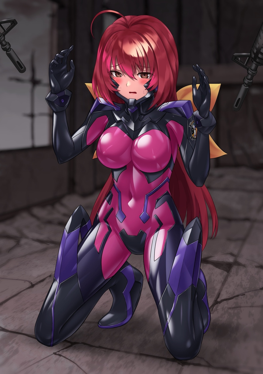 1girl ahoge blush bodysuit breasts clenched_teeth fortified_suit frown gun hands_up highres kagami_sumika kurione_(zassou) long_hair looking_at_viewer low_ponytail medium_breasts muvluv muvluv_alternative open_mouth pink_bodysuit red_eyes red_hair ribbon shiny_clothes sidelocks skin_tight solo teeth weapon yellow_ribbon