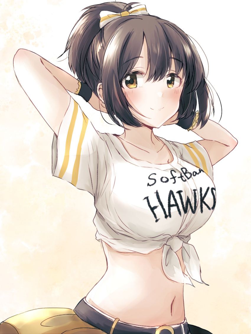 1girl arms_behind_head ba_ra_ran belt black_belt black_hair blush bow breasts closed_mouth collarbone dot_nose fukuoka_softbank_hawks hair_ribbon high_ponytail highres idolmaster idolmaster_cinderella_girls idolmaster_cinderella_girls_starlight_stage large_breasts looking_at_viewer midriff navel ribbon shirt short_hair short_sleeves simple_background smile solo takafuji_kako tied_shirt white_ribbon white_shirt wristband yellow_eyes yellow_shirt