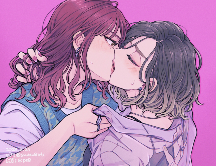2girls black_hair brown_hair closed_eyes dated ear_piercing gradient_hair hand_in_another's_hair hand_on_another's_back highres jewelry kiss looking_at_another multicolored_hair multiple_girls original peg piercing purple_background purple_nails red_hair ring sweater_vest yuri
