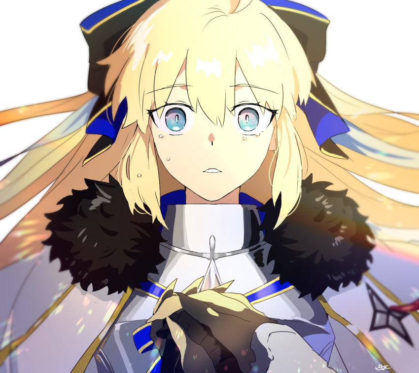 ahoge armor armored_dress black_bow black_fur black_gloves blonde_hair blue_eyes blue_ribbon bow fate/grand_order fate_(series) fur_trim gloves hair_between_eyes hair_bow highres long_hair open_mouth ornament pirohi_(pirohi214) ribbon star_(symbol) sunlight teeth tonelico_(fate) twintails white_background white_ribbon