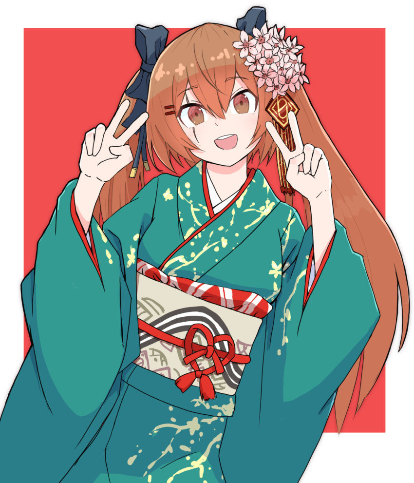 1girl 404_logo_(girls'_frontline) bow brown_eyes brown_hair commentary_request double_v flower girls'_frontline green_kimono hair_bow hair_flower hair_ornament highres japanese_clothes kimono long_hair looking_at_viewer obi official_alternate_costume open_mouth red_background sash scar scar_across_eye simple_background smile solo twintails ump9_(girls'_frontline) ump9_(wayfarer_of_the_profound)_(girls'_frontline) v very_long_hair zukzuk13