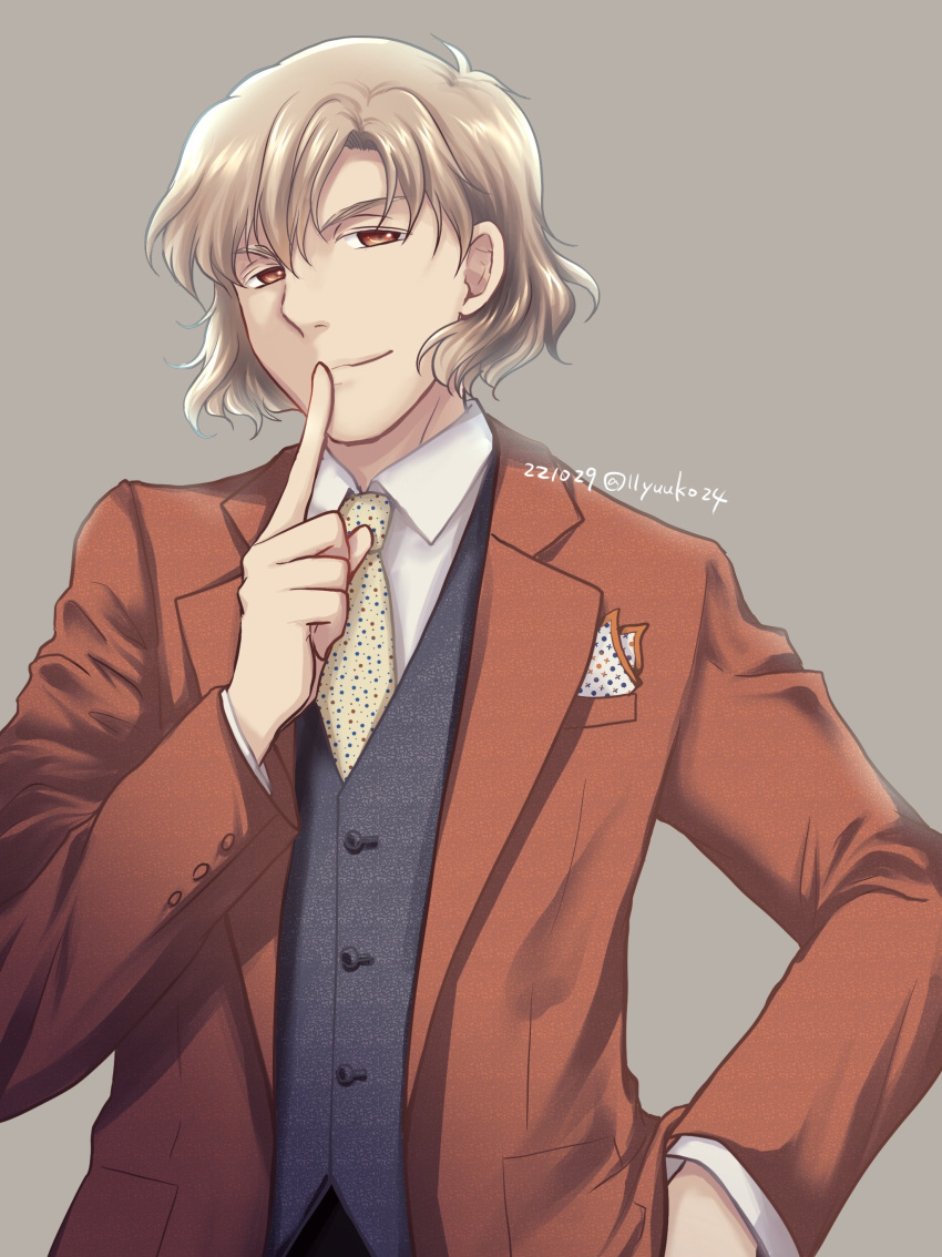 1boy absurdres benno_(honzuki_no_gekokujou) black_vest dated formal grey_background hand_on_own_hip highres honzuki_no_gekokujou index_finger_raised light_brown_hair long_sleeves male_focus necktie pocket_square red_eyes red_suit short_hair simple_background smile suit upper_body vest yuuko24