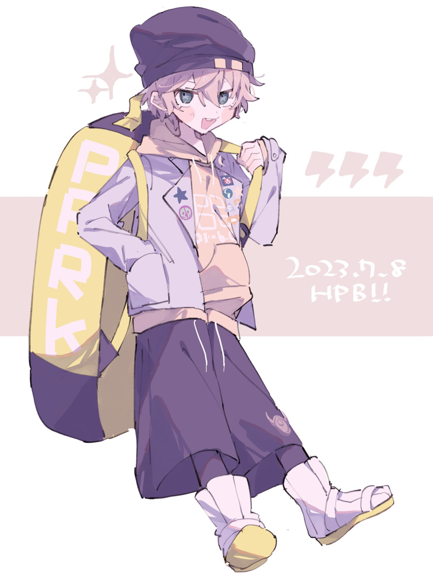1boy absurdres backpack bag beanie black_pants blonde_hair commentary_request dated desuhiko_thunderbolt full_body green_eyes hair_between_eyes hand_in_pocket happy_birthday hat highres holding_strap hood hood_down hoodie hwr33m jacket lightning_bolt_symbol long_sleeves looking_at_viewer male_focus master_detective_archives:_rain_code open_mouth pants shoes short_hair smile solo sparkle standing white_footwear white_jacket yellow_bag yellow_hoodie