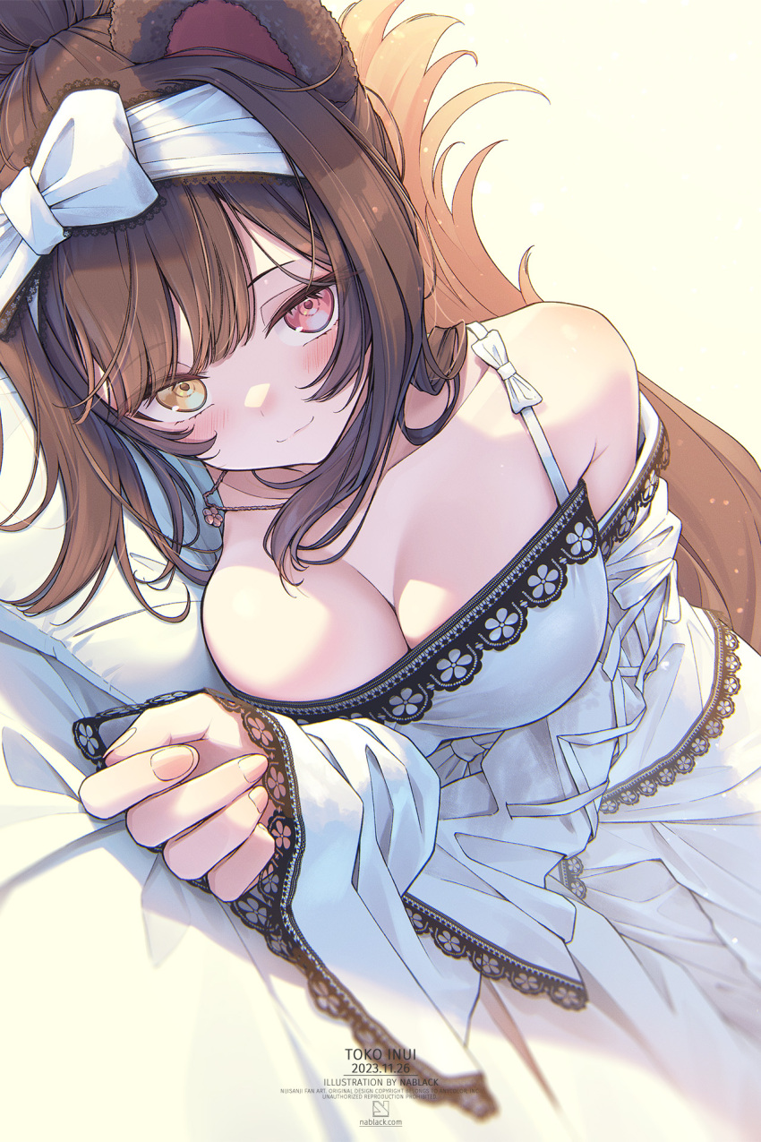1girl :3 animal_ears armpit_crease blunt_bangs bow breasts breasts_squeezed_together brown_hair cleavage collarbone cross-laced_clothes cross-laced_sleeves dog_ears hairband heterochromia highres inui_toko inui_toko_(6th_costume) jewelry kuro-kun_(nablack) lace-trimmed_shirt lace_trim large_breasts looking_at_viewer lying necklace nijisanji off_shoulder official_alternate_costume on_side pajamas red_eyes shirt sidelocks sleeves_past_wrists solo tail virtual_youtuber white_bow white_hairband white_pajamas yellow_eyes