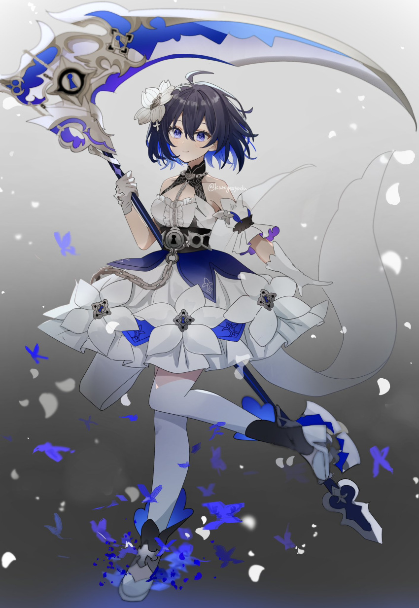 1girl ahoge blue_eyes blue_hair breasts chain collarbone detached_sleeves dress flower full_body gloves hair_between_eyes hair_flower hair_ornament highres holding holding_scythe holding_weapon honkai_(series) honkai_impact_3rd kuromu_shado lock medium_breasts open_hand scythe seele_vollerei seele_vollerei_(stygian_nymph) short_hair simple_background smile solo thighhighs twitter_username weapon white_dress white_flower white_footwear white_gloves white_thighhighs