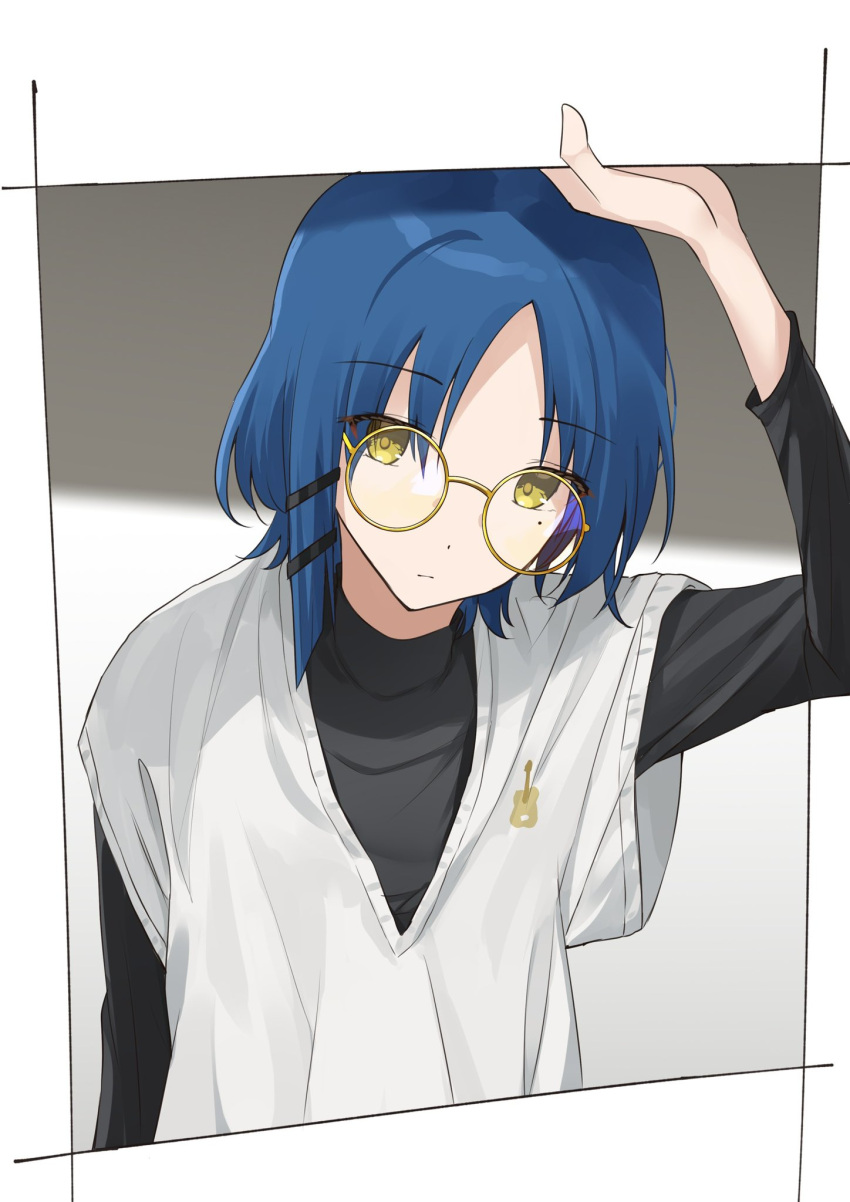 1girl arm_up black_shirt blue_hair bocchi_the_rock! border glasses guitar_print highres kanaria_hisagi long_sleeves mole mole_under_eye outside_border round_eyewear shirt short_hair solo sweater_vest turtleneck white_border white_sweater_vest yamada_ryo yellow-framed_eyewear yellow_eyes