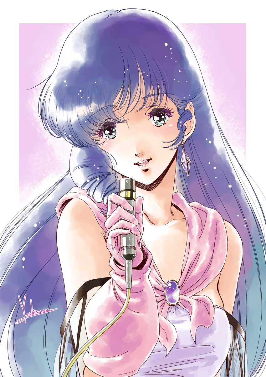 1980s_(style) 1girl absurdres aqua_eyes blue_hair border collarbone dress earrings gloves highres holding holding_microphone jewelry long_hair looking_at_viewer lynn_minmay macross microphone outside_border parted_lips pink_background pink_gloves purple_brooch purple_dress retro_artstyle signature sleeveless sleeveless_dress solo upper_body white_border yoshinaga_masahiro