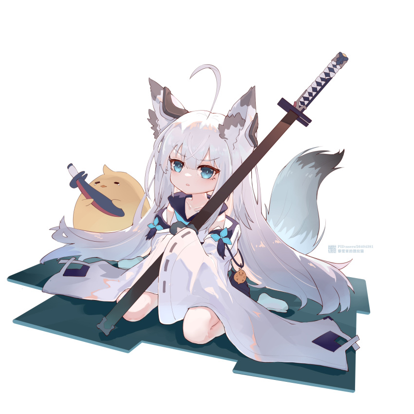 1girl 1other absurdres aged_down ahoge animal_ears azur_lane black_gloves blue_eyes chinese_commentary collarbone commentary_request detached_sleeves dress fox_ears fox_girl fox_tail gloves hair_between_eyes highres holding holding_sword holding_weapon kawakaze_(azur_lane) liwendala long_hair manjuu_(azur_lane) no_shoes parted_lips pixiv_id simple_background sitting sleeveless sleeveless_dress socks solo_focus sword tabi tail wariza weapon white_background white_dress white_hair white_sleeves white_socks wide_sleeves