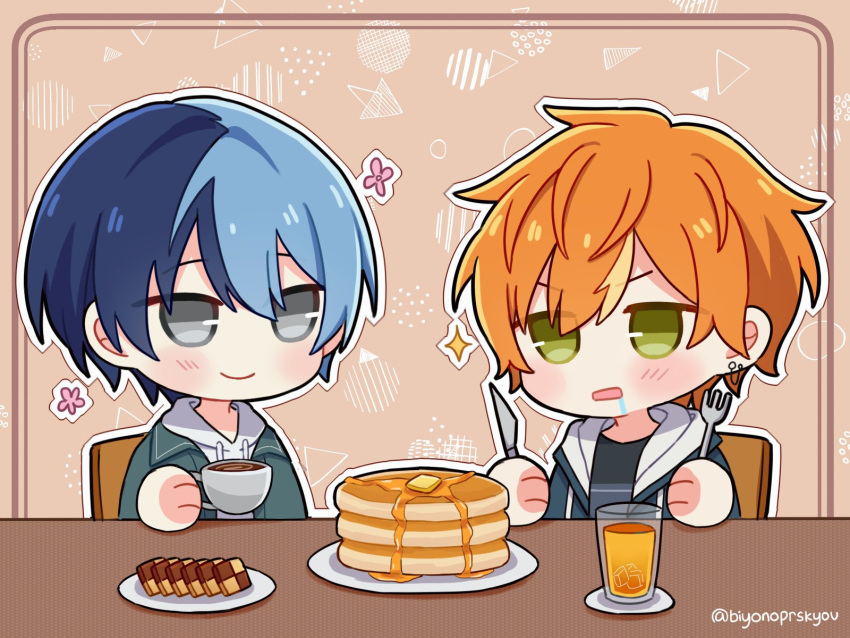 2boys aoyagi_touya blonde_hair blue_hair blush byo_(biyonoprskyou) closed_mouth coffee commentary cup dark_blue_hair drawstring drooling ear_chain flower food fork glass green_eyes grey_eyes highres holding holding_cup holding_fork holding_knife hood hoodie ice juice knife looking_at_another male_focus multicolored_hair multiple_boys open_mouth orange_hair pancake plate project_sekai shinonome_akito short_hair smile sparkle split-color_hair streaked_hair syrup twitter_username two-tone_hair upper_body