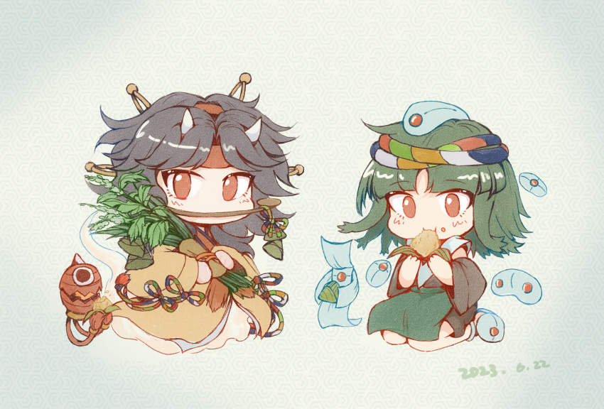 2others androgynous apron black_hair brown_shirt brown_shorts brown_sleeves burabura chibi commentary_request corn dated detached_sleeves eating food green_apron green_hair headband highres holding holding_food holding_vegetable horns japanese_clothes kimono kneeling lakenightbug len'en long_sleeves medium_hair multiple_hairpins multiple_others other_focus para_(len'en) red_eyes red_headband shirt shorts slippers taira_no_chouki vegetable white_footwear yellow_kimono