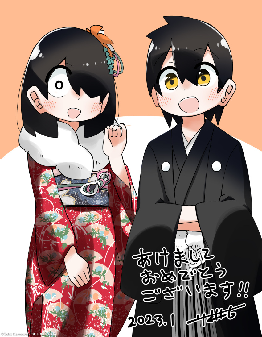 1boy 1girl :d akeome artist_name black_hair black_kimono blush cherry_blossom_print copyright cowboy_shot crossed_arms dated dot_nose floral_print fur_collar grey_hakama hair_behind_ear hair_between_eyes hair_ornament hair_over_one_eye hakama hand_up hands_in_opposite_sleeves haori haori_himo happy_new_year highres japanese_clothes jijou_wo_shiranai_tenkousei_ga_guigui_kuru. kanzashi kawamura_taku kimono long_bangs long_sleeves looking_at_viewer new_year nishimura_akane obi obijime official_art one_eye_covered open_mouth orange_background print_kimono print_sash red_kimono round_teeth sanpaku sash signature smile square_enix standing striped takada_taiyou teeth tsumami_kanzashi two-tone_background upper_teeth_only vertical_stripes white_background white_eyes wide_sleeves yellow_eyes