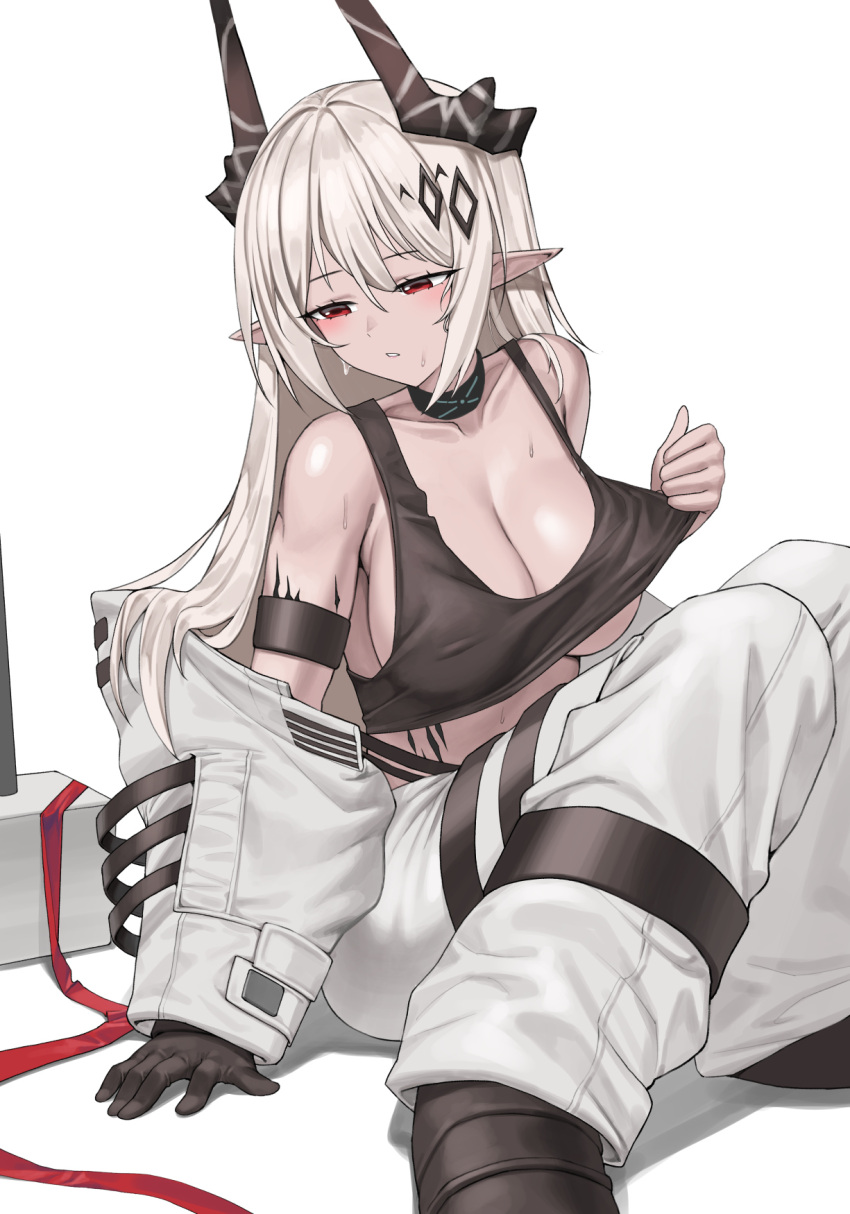 1girl arknights armband black_choker black_gloves black_tank_top breasts choker cleavage commentary gloves hammer highres horns knees_up large_breasts long_hair midriff mudrock_(arknights) oripathy_lesion_(arknights) parted_lips pointy_ears red_eyes siguya simple_background single_glove sitting solo tank_top very_long_hair weapon white_background white_hair