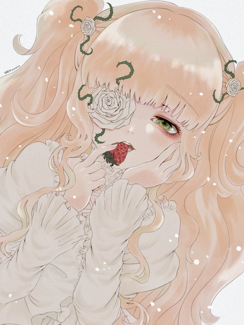 1girl blonde_hair dress eating flower flower_over_eye food fruit green_eyes hair_flower hair_ornament hand_on_own_cheek hand_on_own_face highres kirakishou kiru_(m_putorius) long_hair long_sleeves looking_at_viewer open_mouth plant rose rozen_maiden simple_background smile solo strawberry thorns two_side_up upper_body vines white_background white_dress white_flower white_rose