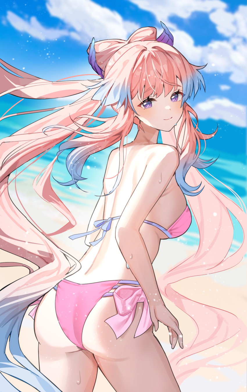 1girl alternate_costume ass beach bikini blue_hair blue_sky blush bow-shaped_hair breasts chibi_vanille closed_mouth cloud colored_tips commentary contrapposto cowboy_shot day english_commentary floating_hair from_behind genshin_impact highres long_hair looking_at_viewer medium_breasts multicolored_hair outdoors pink_bikini pink_hair ponytail purple_eyes sand sangonomiya_kokomi sky smile swimsuit very_long_hair water wet