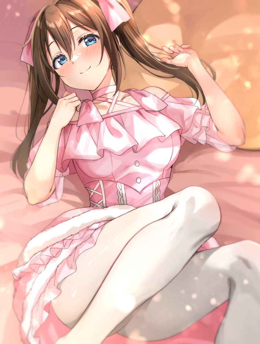 1girl blue_eyes blush brown_hair collarbone commentary_request dress feet_out_of_frame highres knees_up lens_flare light_particles looking_at_viewer love_live! love_live!_nijigasaki_high_school_idol_club lying on_back ousaka_shizuku pantyhose partial_commentary pink_dress shiitake_taishi sidelocks smile solo twintails white_pantyhose