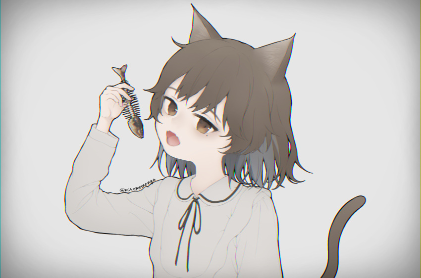 1girl animal_ears black_ribbon bone brown_hair cat_ears cat_girl cat_tail collared_shirt colored_inner_hair commentary_request expressionless fangs fish_bone grey_background grey_hair grey_shirt hand_up hatoba_tsugu head_back highres holding holding_bone kemonomimi_mode long_sleeves looking_at_viewer medium_hair mikemomonga mole mole_under_eye multicolored_hair neck_ribbon open_mouth ribbon shirt simple_background skin_fangs solo tail tongue tongue_out tsugu_(vtuber) twitter_username vignetting virtual_youtuber