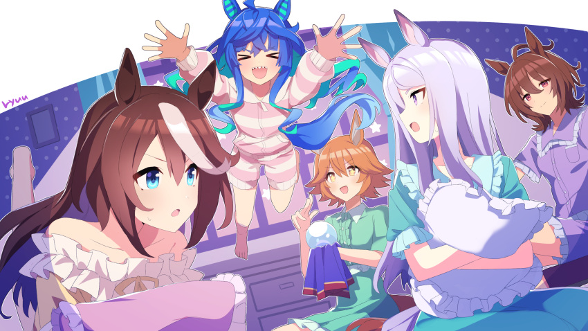 &gt;_&lt; 5girls agnes_tachyon_(umamusume) ahoge alternate_costume alternate_hairstyle animal_ears artist_name blush brown_hair crystal_ball hair_between_eyes highres horse_girl matikanefukukitaru_(umamusume) medium_hair mejiro_mcqueen_(racehorse) mejiro_mcqueen_(umamusume) multiple_girls open_mouth orange_hair pajamas pillow purple_eyes purple_hair ryuu_(ryuraconis) teeth tokai_teio_(umamusume) twin_turbo_(umamusume) umamusume umayuru upper_teeth_only