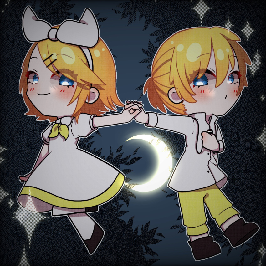 1boy 1girl ahoge black_footwear blonde_hair blue_eyes bottle bow brother_and_sister chibi collared_dress collared_shirt crescent_moon dress erifura evillious_nendaiki foliage forest gretel_(evillious_nendaiki) hair_bow hair_ornament hairband hairclip halftone_texture hansel_(evillious_nendaiki) highres holding holding_bottle holding_hands interlocked_fingers kagamine_len kagamine_rin long_sleeves looking_at_viewer moon nature neckerchief night night_sky okizari_tsukiyosyou_(vocaloid) pants pantyhose parted_lips shirt shoes short_hair short_ponytail short_sleeves siblings sideways_glance sky smile sparkle swept_bangs twins vocaloid white_bow white_dress white_pantyhose white_shirt yellow_neckerchief yellow_pants