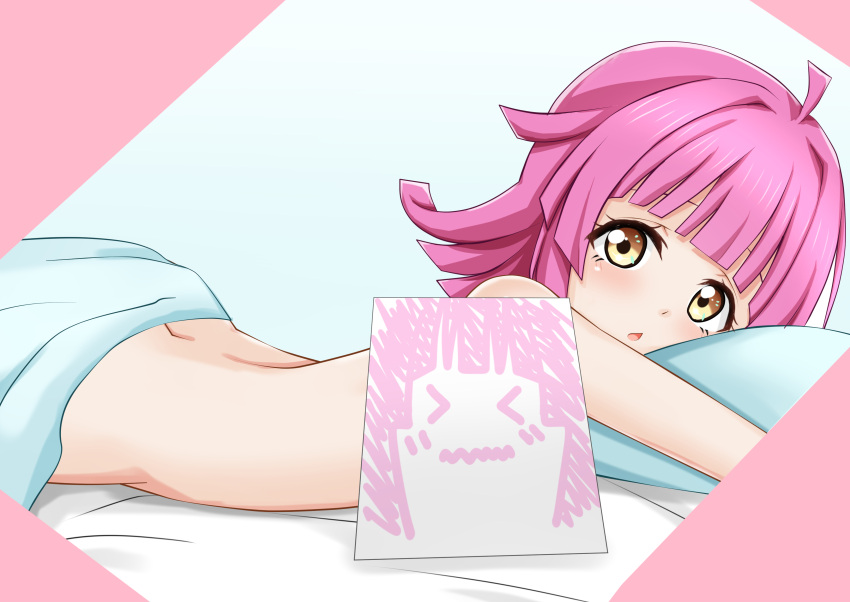 &gt;_&lt; 1girl absurdres ahoge bed_sheet blue_background blunt_bangs blunt_ends blush chestnut_mouth commentary completely_nude convenient_censoring drawing highres kinnikku looking_at_viewer love_live! love_live!_nijigasaki_high_school_idol_club lying nude object_hug on_bed on_stomach pillow pillow_hug pink_hair rina-chan_board short_hair solo tennouji_rina wavy_mouth yellow_eyes