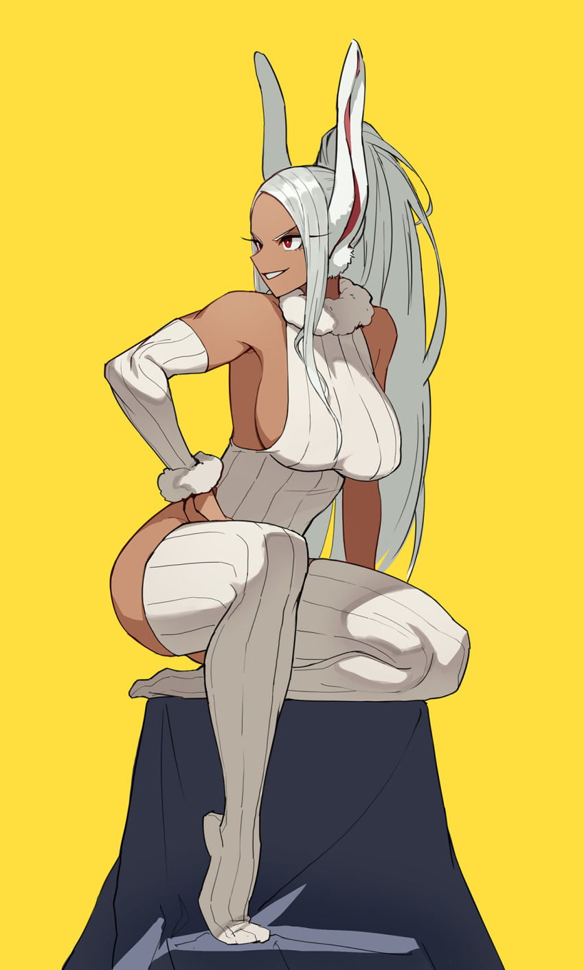 1girl animal_ears boku_no_hero_academia breasts commentary dark-skinned_female dark_skin detached_sleeves english_commentary fur_trim grin high_ponytail highres jason_kim large_breasts leotard long_hair looking_to_the_side mirko parted_bangs rabbit_ears red_eyes ribbed_leotard ribbed_thighhighs sideboob simple_background smile solo thighhighs very_long_hair white_hair white_leotard white_thighhighs yellow_background