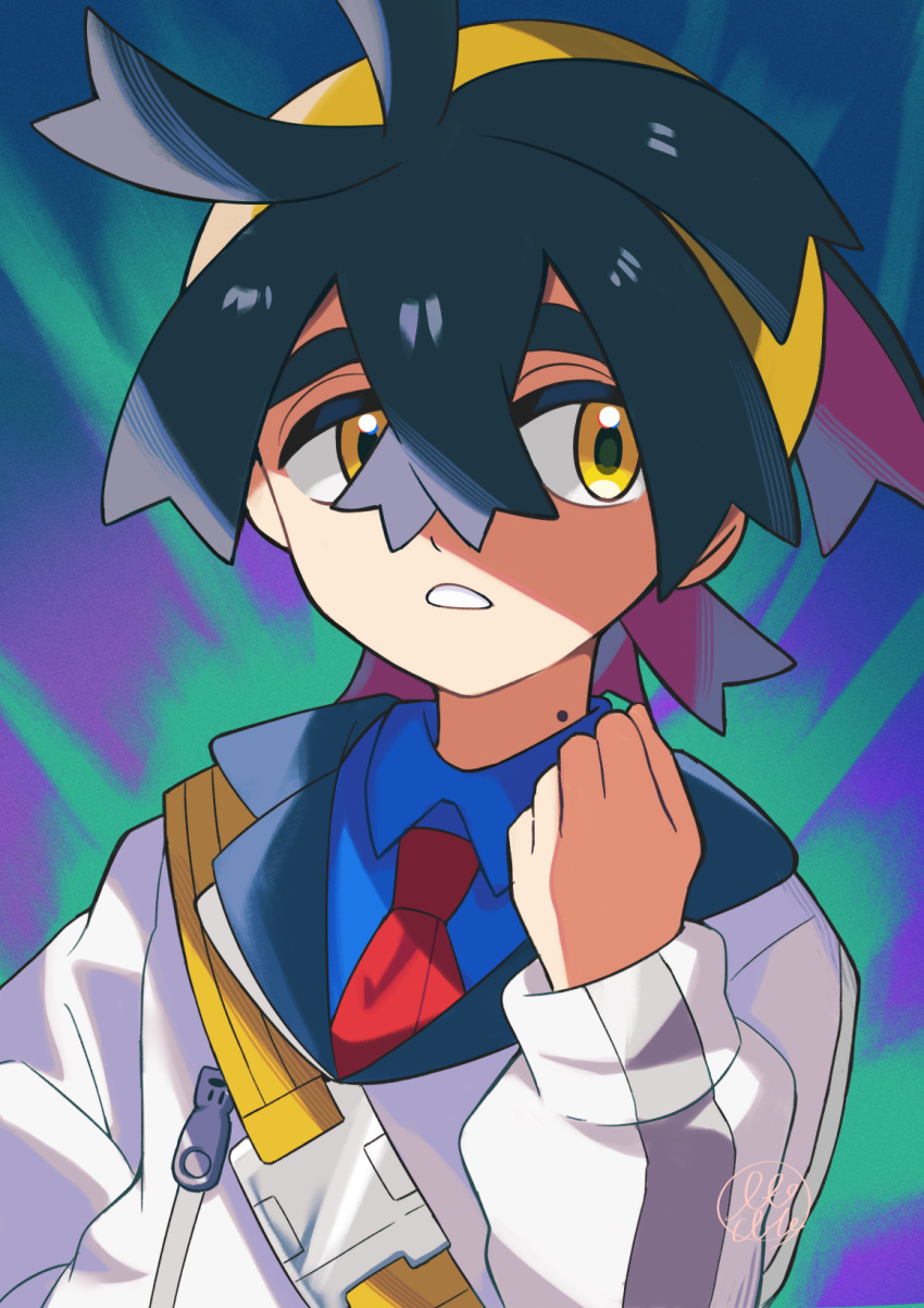 1boy blue_shirt collared_shirt commentary_request crossed_bangs hair_between_eyes hairband hand_up highres jacket kieran_(pokemon) long_sleeves looking_to_the_side male_focus mole mole_on_neck necktie orange_(orangelv20) pokemon pokemon_(game) pokemon_sv red_necktie shirt solo strap upper_body white_jacket yellow_eyes yellow_hairband zipper_pull_tab