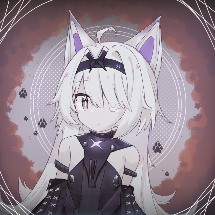 1girl ahoge animal_ears bare_shoulders black_bodysuit black_hairband black_sleeves bodysuit ciallo_0721_(poi) closed_mouth commentary_request detached_sleeves grey_eyes grey_hair hair_intakes hair_over_one_eye hairband highres long_hair long_sleeves mechanical_ears no.21:_feral_scent_(punishing:_gray_raven) no.21_(punishing:_gray_raven) punishing:_gray_raven sidelocks solo wolf_ears