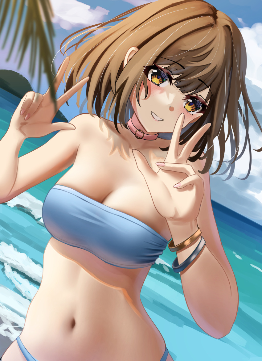 1girl absurdres aimi_(tikichin0229) bandeau bare_arms bare_shoulders bikini blue_bikini blue_sky blush breasts brown_eyes brown_hair choker cleavage cloud commentary_request day double_w grin hands_up highres looking_at_viewer navel original pink_choker short_hair sky smile solo stomach strapless strapless_bikini swimsuit tube_top upper_body w