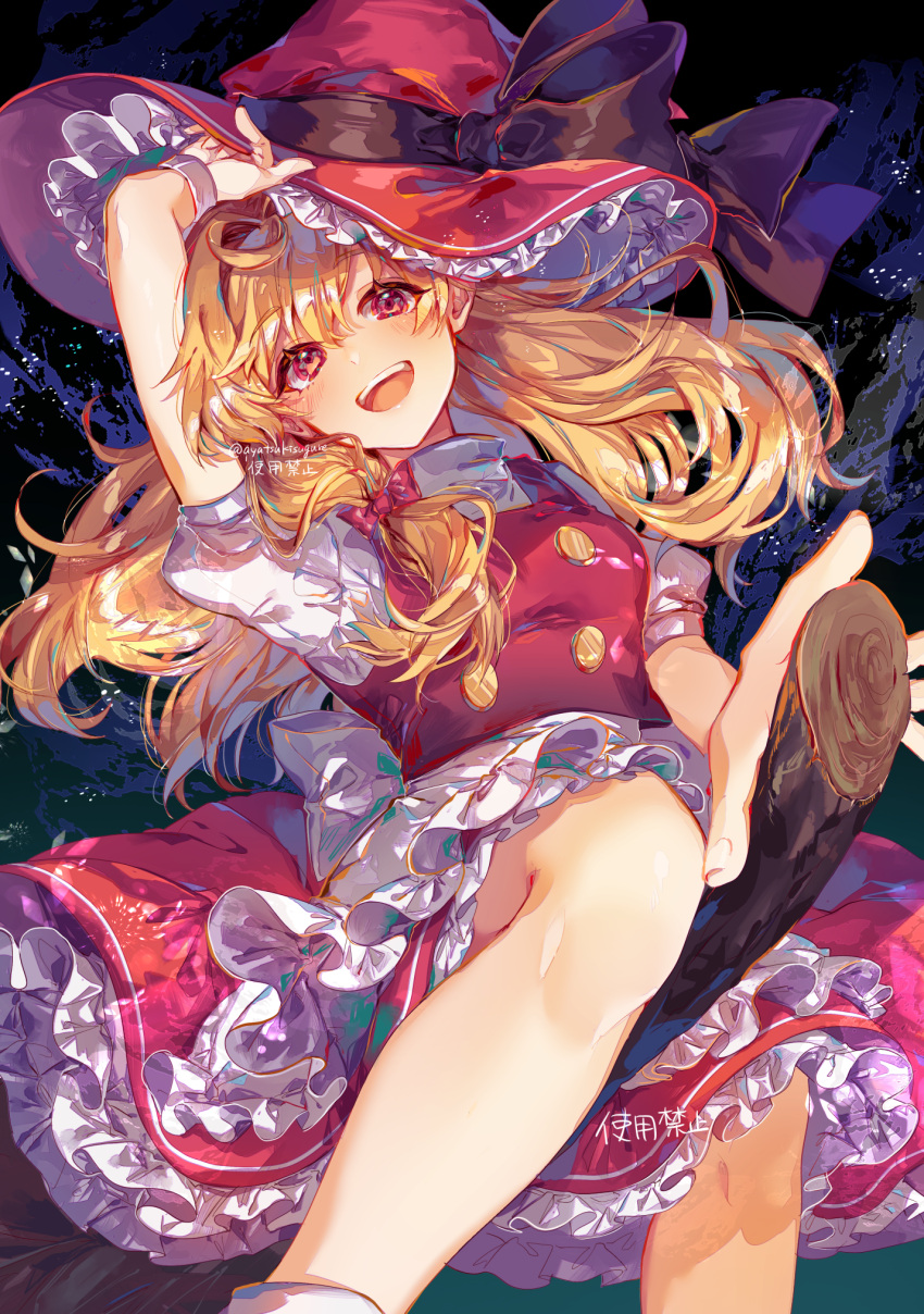 1girl artist_name ayatsuki_sugure blonde_hair bow commentary_request hair_bow hat highres jacket kirisame_marisa long_skirt looking_at_viewer night night_sky palette_swap red_bow red_headwear red_jacket red_skirt shirt skirt sky smile solo touhou white_shirt witch_hat