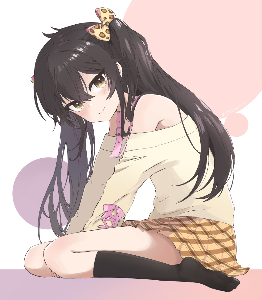 1girl absurdres animal_print bare_shoulders black_hair black_socks bow commentary_request hair_bow highres idolmaster idolmaster_cinderella_girls idolmaster_cinderella_girls_u149 kneeling leaning_forward leopard_print long_hair looking_at_viewer matoba_risa print_bow roccamoya skirt smile socks solo twintails yellow_eyes yellow_skirt
