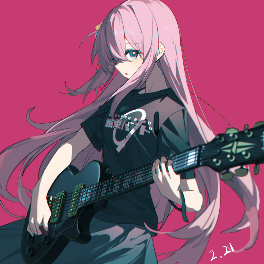 1girl absurdres band_shirt black_shirt blue_eyes blue_skirt blush bocchi_the_rock! bracelet breasts chromatic_aberration cowboy_shot cube_hair_ornament dated electric_guitar from_side gotou_hitori group_name guitar hair_between_eyes hair_ornament highres holding holding_instrument instrument jewelry logo long_hair looking_at_viewer merchandise music one_side_up open_mouth pink_background pink_hair playing_instrument pleated_skirt qtian shirt short_sleeves simple_background skirt small_breasts solo