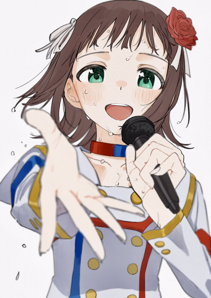 1girl amami_haruka blush brown_hair choker commentary_request flower green_eyes hair_flower hair_ornament hair_ribbon highres holding holding_microphone idolmaster idolmaster_(classic) jacket long_sleeves looking_at_viewer microphone open_mouth outstretched_arm reaching reaching_towards_viewer red_flower red_rose ribbon rose short_hair simple_background smile solo sweat tenoo12 upper_body white_background white_ribbon