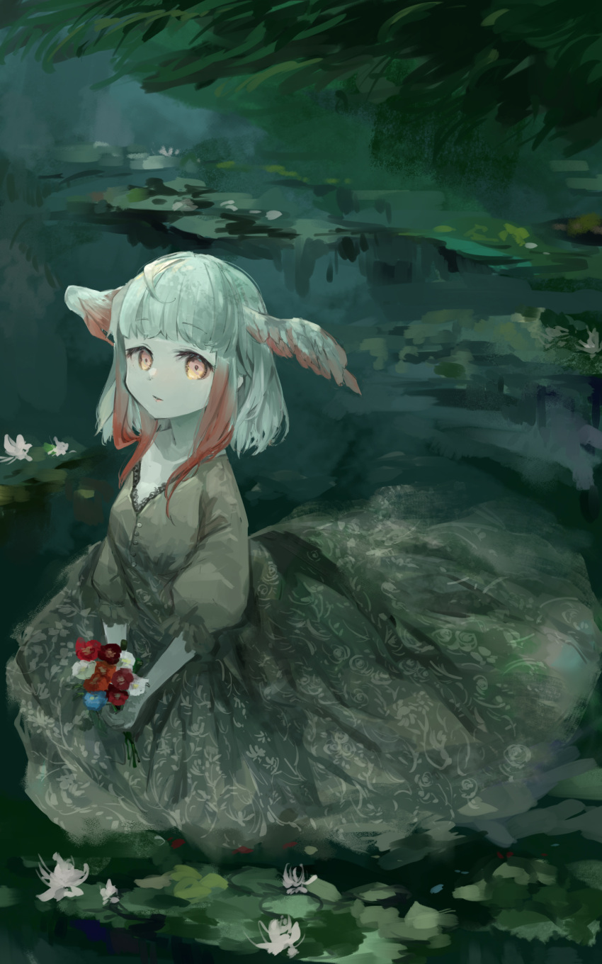 1girl alternate_costume blunt_bangs commentary_request dress floral_print flower green_dress head_wings highres holding holding_flower japanese_crested_ibis_(kemono_friends) kemono_friends light_smile lily_pad looking_at_viewer medium_hair nanana_(nanana_iz) outdoors print_dress red_hair solo water water_lily_flower white_hair yellow_eyes