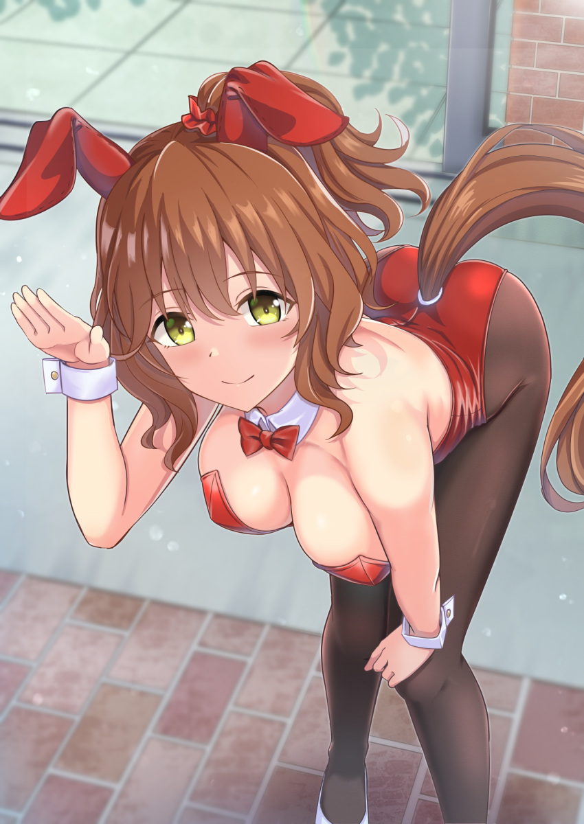 1girl animal_ears aston_machan_(umamusume) bent_over black_pantyhose bow bowtie breasts brick_floor brown_hair closed_mouth collar commentary_request day detached_collar ear_covers fake_animal_ears green_eyes hair_ornament hair_scrunchie hand_on_own_knee high_heels highres horse_ears horse_girl horse_tail large_breasts leaning_forward leotard looking_at_viewer medium_hair one_side_up outdoors pantyhose partial_commentary playboy_bunny rabbit_ears red_bow red_bowtie red_leotard scrunchie smile solo standing strapless strapless_leotard tail umamusume white_collar white_footwear wing_collar wrist_cuffs zenrakishi