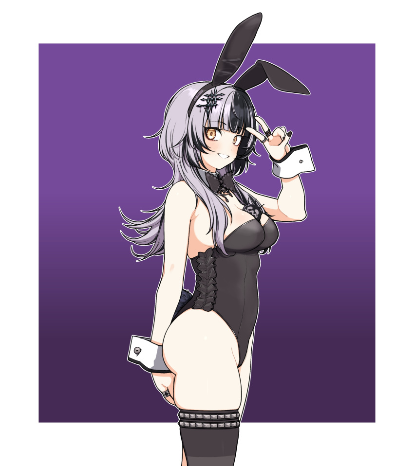 1girl absurdres animal_ears between_breasts black_leotard black_nails bow bowtie breasts cleavage cowboy_shot fake_animal_ears from_side grin highres hololive hololive_english large_breasts leotard long_hair looking_at_viewer multicolored_hair okunin playboy_bunny rabbit_ears rabbit_tail shiori_novella simple_background smile solo split-color_hair standing tail thighhighs v virtual_youtuber wrist_cuffs yellow_eyes yorick_(shiori_novella)