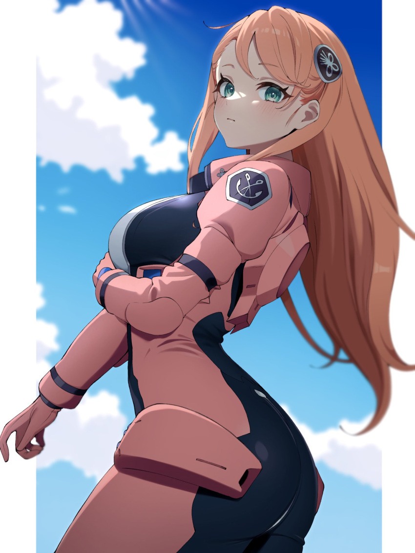1girl aida_rayhunton ass blush bodysuit breasts campbell_xx closed_mouth cloud cloudy_sky from_side green_eyes gundam gundam_g_no_reconguista hair_ornament highres large_breasts long_hair looking_at_viewer looking_to_the_side orange_hair pilot_suit pink_hair simple_background sky solo swept_bangs