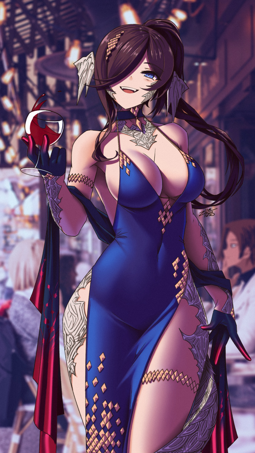 1girl 3others absurdres alcohol au_ra black_gloves blue_dress blue_eyes blurry blurry_background breasts brown_hair commission cup dress drinking_glass final_fantasy final_fantasy_xiv gloves hair_over_one_eye highres holding holding_cup indoors large_breasts long_hair multiple_others navel open_mouth original ponytail scales short_hair smile standing teeth tongue upper_teeth_only white_hair wine wine_glass zhvo