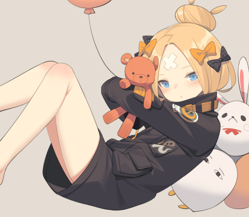 1girl abigail_williams_(fate/grand_order) balloon bangs bare_legs black_bow black_jacket blonde_hair blue_eyes blush bow brown_background closed_mouth commentary_request crossed_bandaids eyebrows_visible_through_hair fate/grand_order fate_(series) fou_(fate/grand_order) hair_bow hair_bun head_tilt heroic_spirit_traveling_outfit highres jacket long_hair long_sleeves looking_at_viewer medjed object_hug orange_bow parted_bangs polka_dot polka_dot_bow simple_background sleeves_past_fingers sleeves_past_wrists solo stuffed_animal stuffed_toy teddy_bear thighs yura_(botyurara)